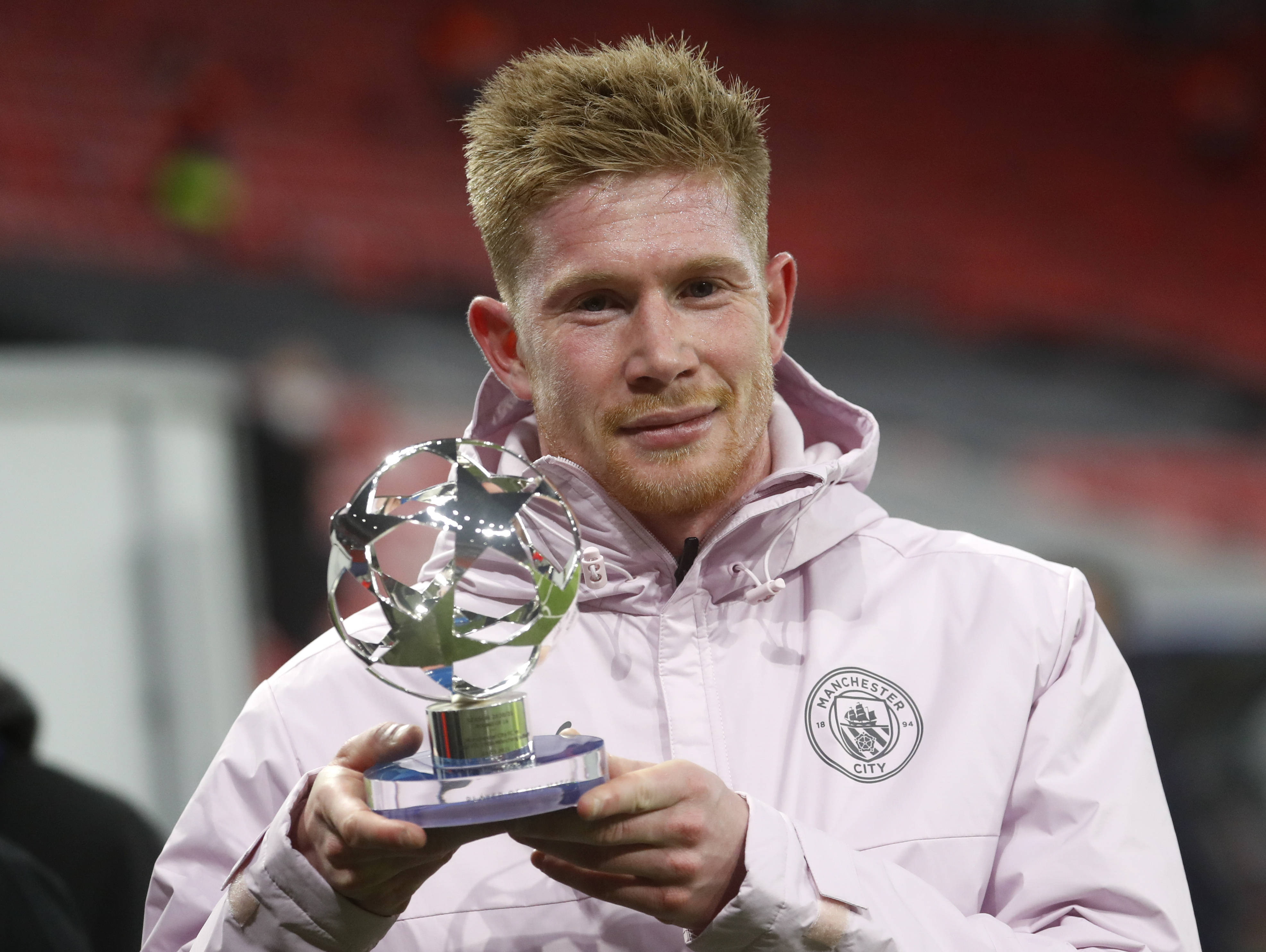 球队连胜势头强劲，排名稳步上升